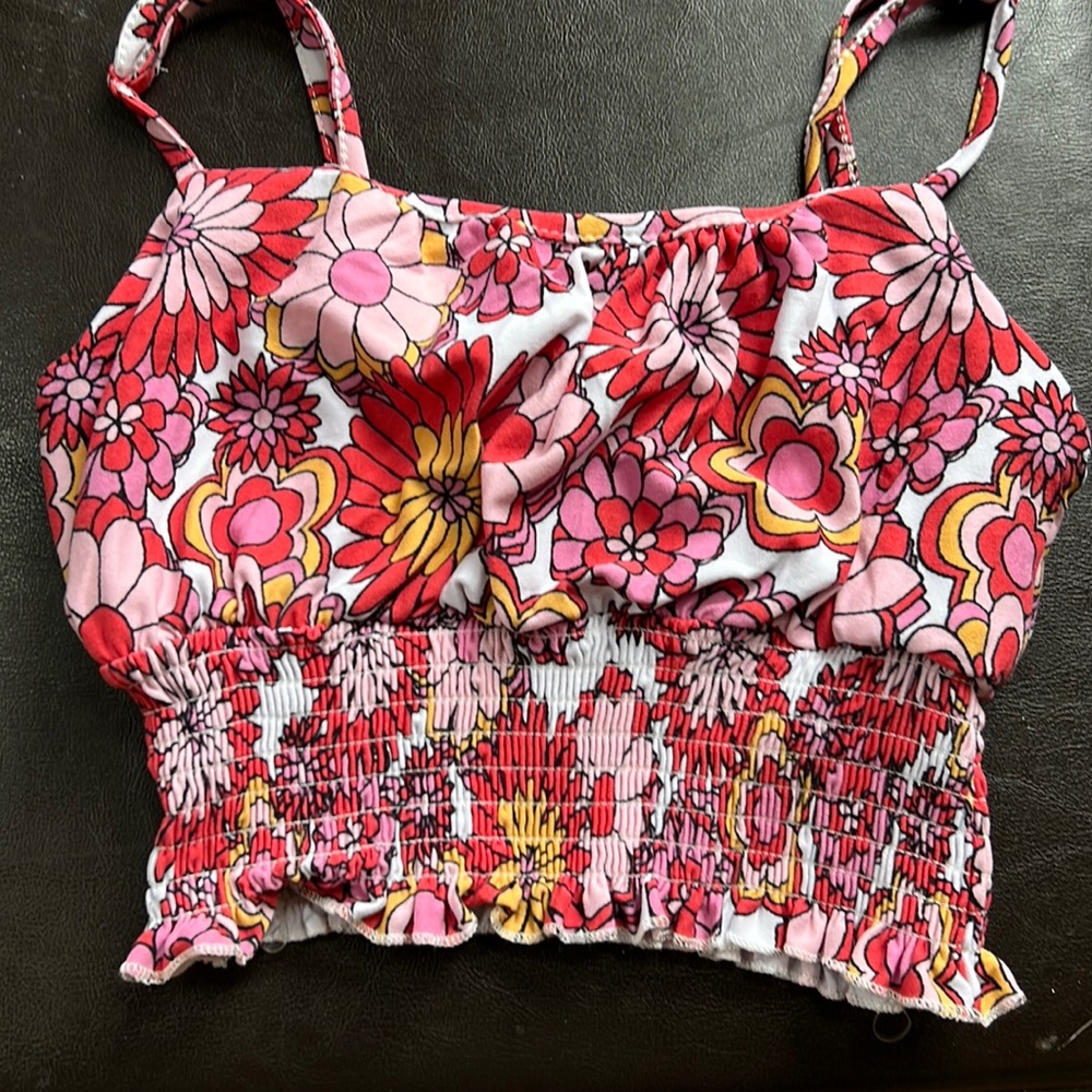 Floral cropped/ fitted tank top XS